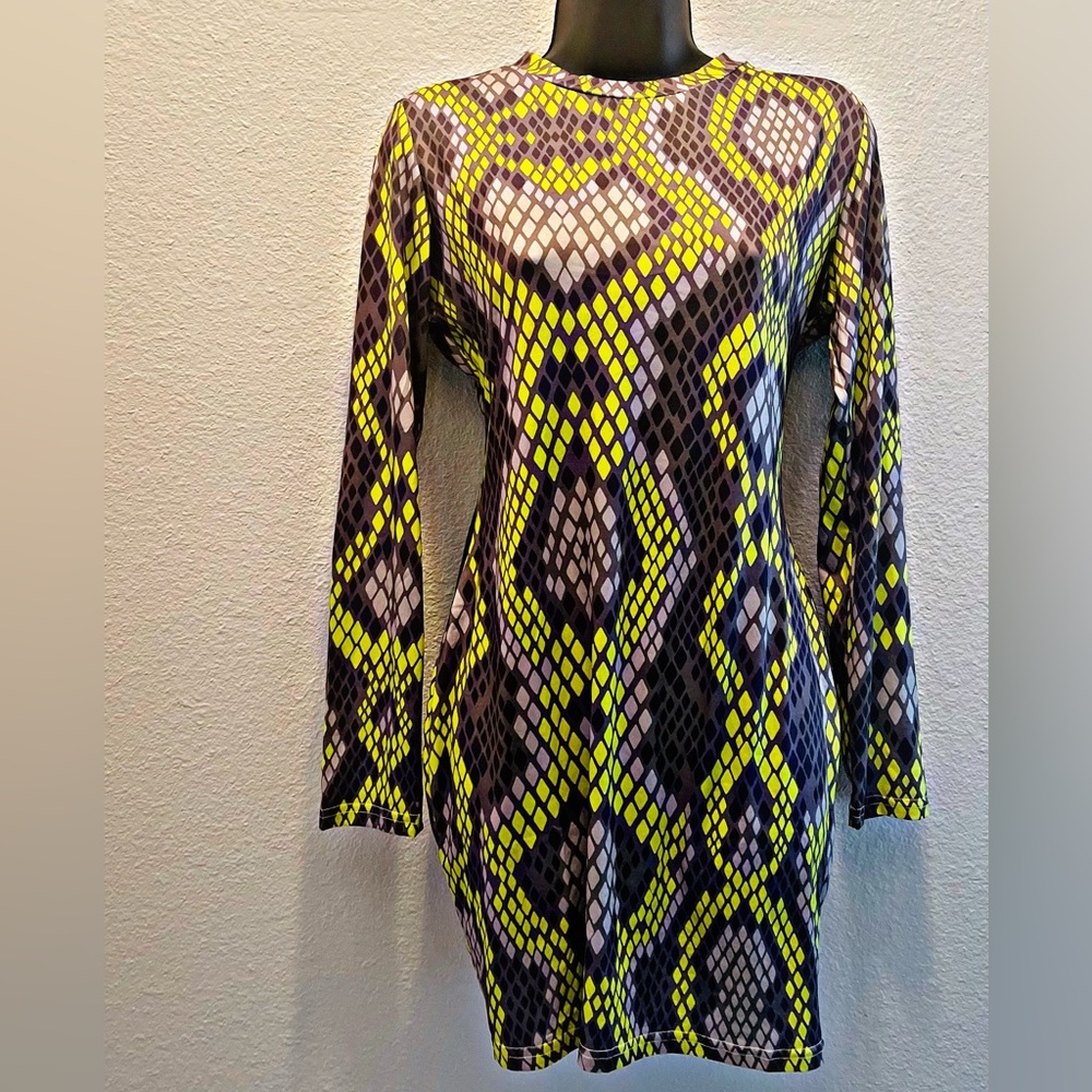 Never worn Green/Black snake skin mini dress 🐍
